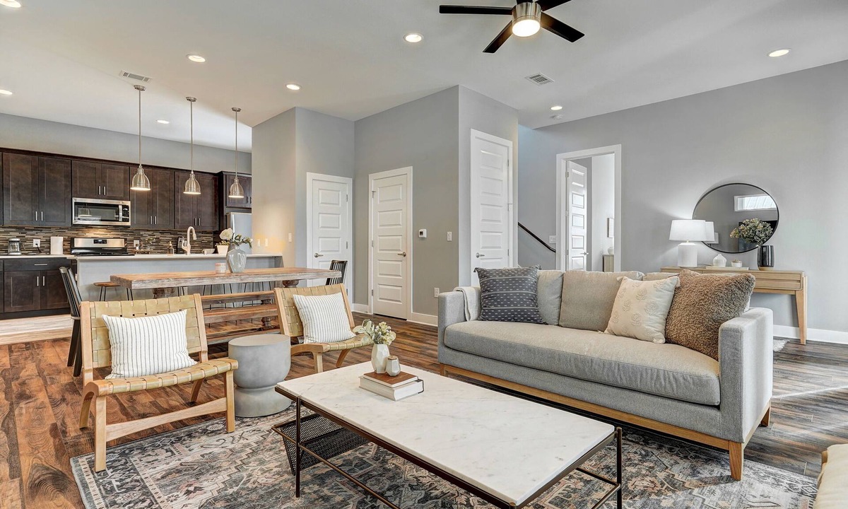 East Cesar Chavez House | Next to Rainey St, Town Lake, Super Cozy with Modern Aesthetic