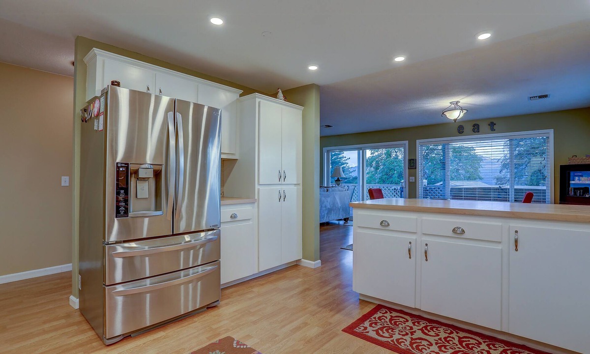 White Salmon House | Northern Lights 3 Bedroom Home by RedAwning