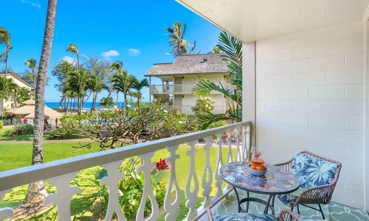 Wailua Apartment | Ocean View, Split AC, Wifi, Pool, and Hot Tub