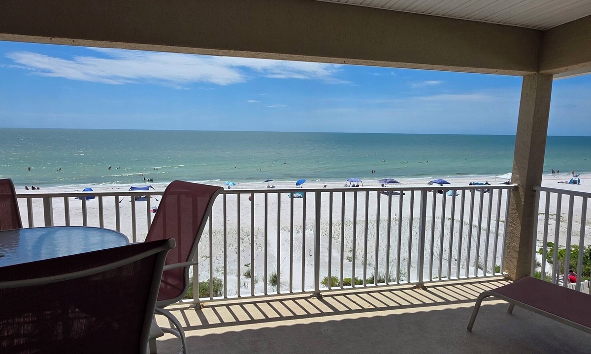 Independence Square Condo | Oceanside 406: A Guest Favorite for Flip-Flops, Beach Days & Stunning Sunsets