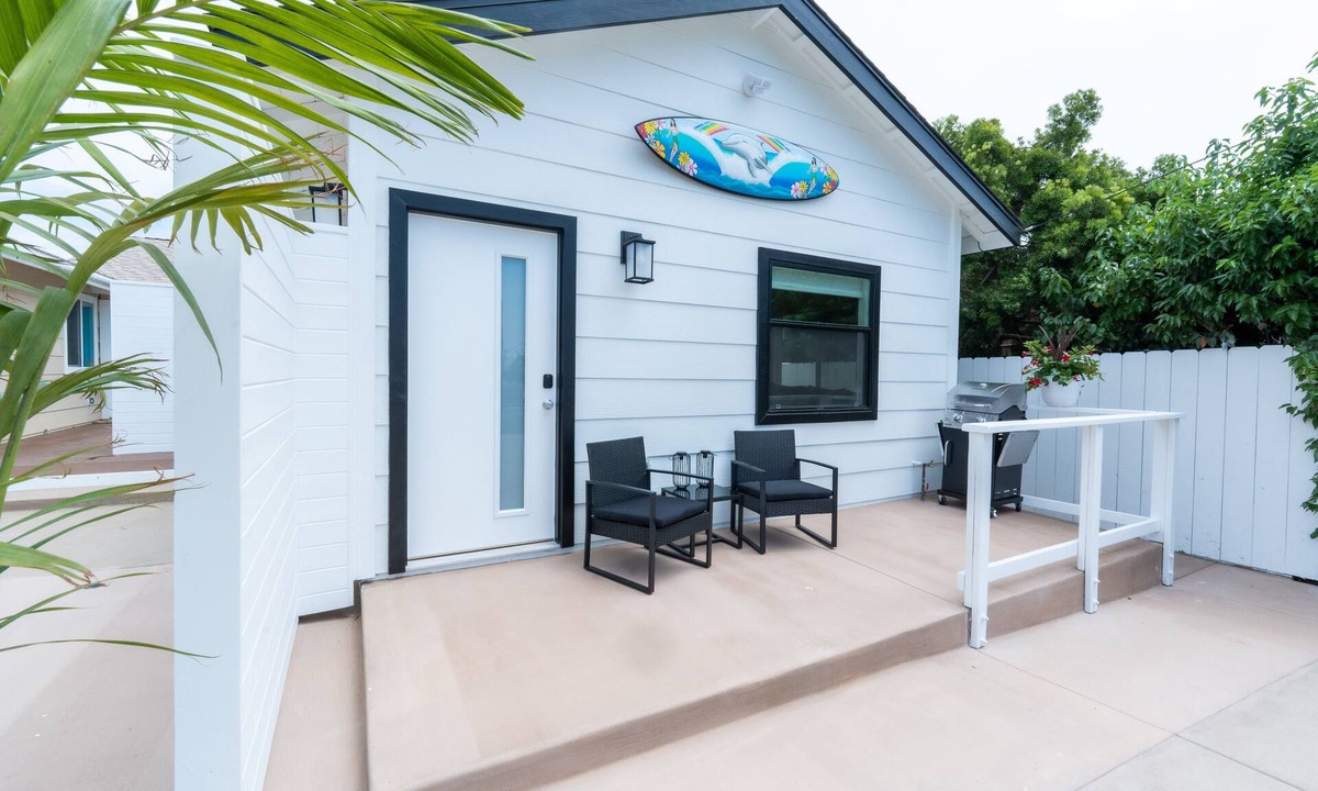 Loma Alta Cottage | OCEANSIDE HAPPY HULA RETREAT New build - 1bed/1bath located 1.5 miles from Pier!