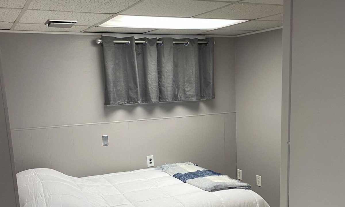 Hartland Apartment | On The Go!