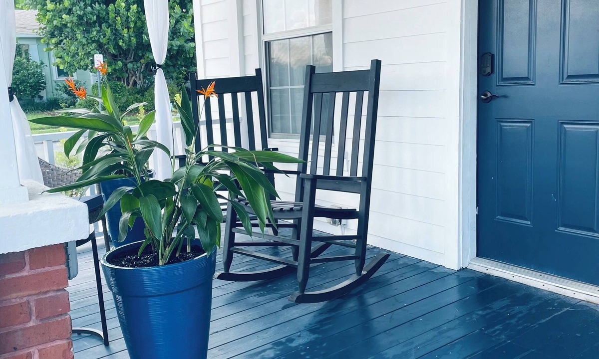 Downtown Dunedin House | Only 4 bedroom with a view of Main Street located in the Downtown Core District