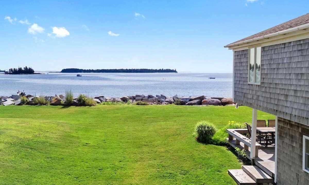 Owls Head Cottage | Owls Nest on Crescent Beach
