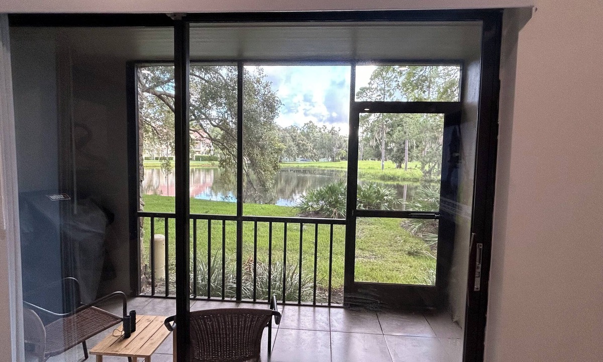 Oaks Of Tarpon Woods Condo | PALM HARBOR - GROUND FLOOR 2 BED 2 BA NEW CONDO ON GOLF COURSE 1/2 HR TAMPA
