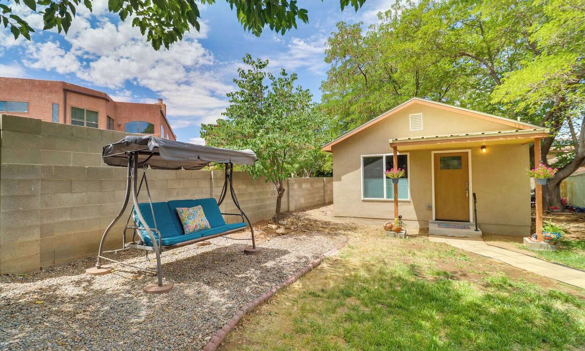 Northeast Heights House | 'Patio Trasero' Albuquerque Getaway Near Sandia!