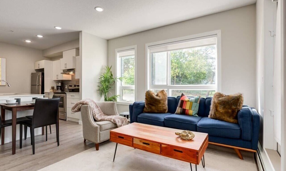 Shaganappi Apartment | Pet Friendly Apartment w/Free Underground Parking