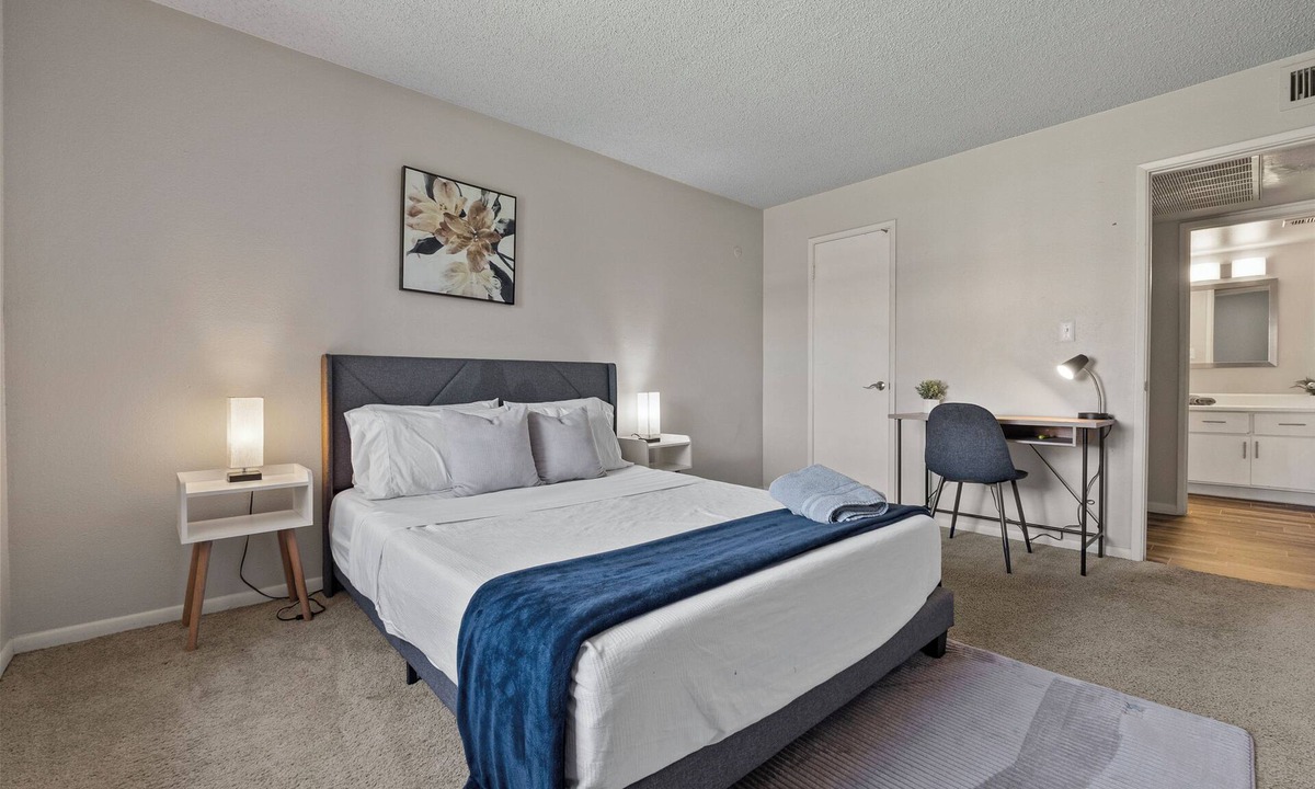 Mesa Apartment | Pool -Gym- Great for Mid/Long Stays