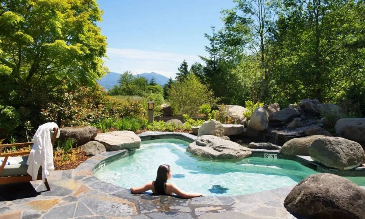 Stevenson Villa | Premier Villa Escape: Nature, Dining, Fireside