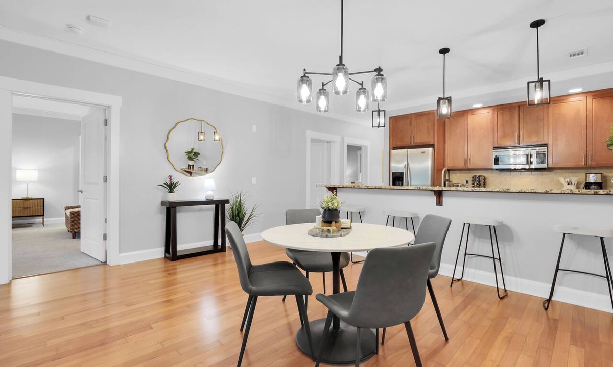 Old West Broad Neighborhood Apartment | Prime Location, Walkable Historic District 2BDR | The Juliette #104 by AvantStay
