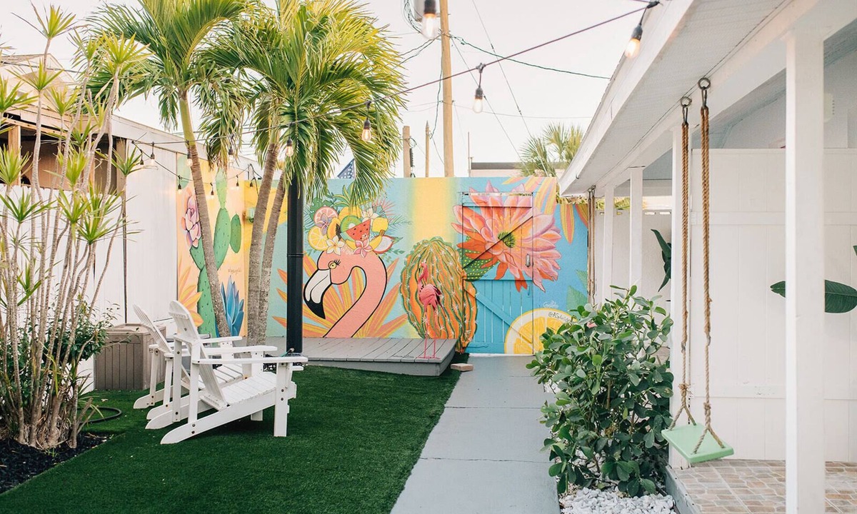 St. Pete Beach Resort | Private Beach Micro-Resort >1 mile to the beach [ALL 4 Units] sleeps 18