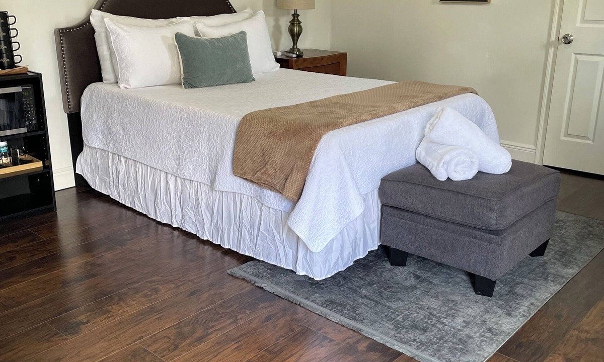 Baldwin Park Apartment | private studio-style suite with its own entrance
