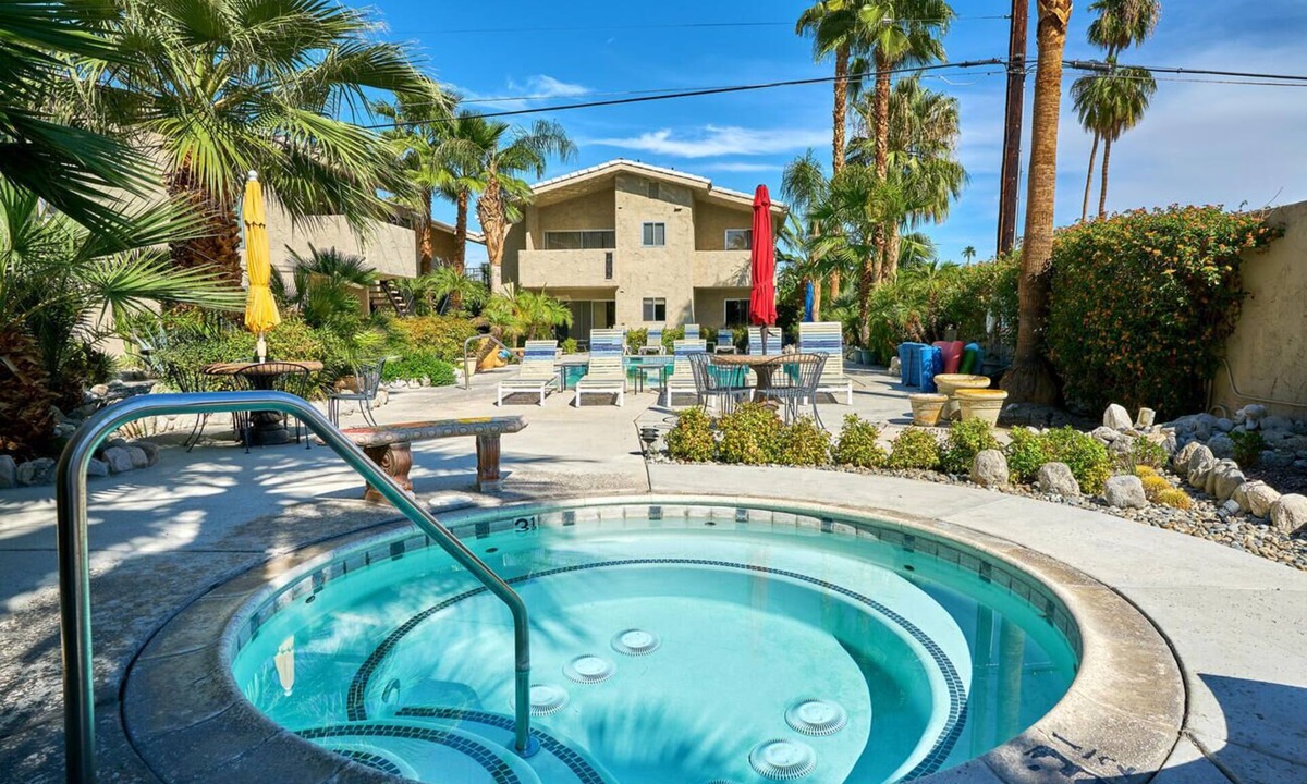Tahquitz River Estates Condo | Quaint Palm Springs Condo City I.D. 032692
