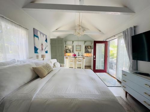 Wiscasset House | Recharge at Tranquil Sea Salt Cottage in Historic Wiscasset