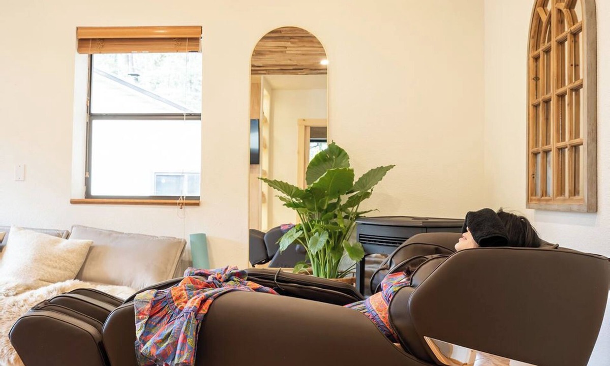 Cloudcroft Cabin | Relax &Reconnect at Zen Spa mountain cabin-Lux bath, Japanese 4D massage chair