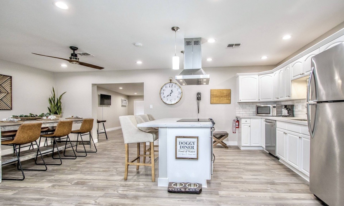 Kyrene-Superstition House | 🏜 🌵Remodeled Charming Urban Desert Retreat with billiard-room🎱Dog Friendly🐾
