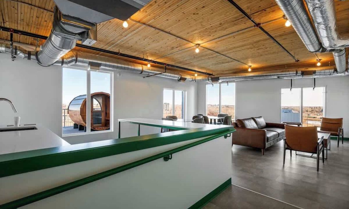 East Village Apartment | River View Apartment w/Sauna & Downtown Access