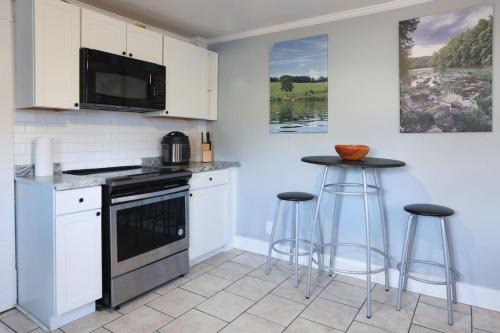 Lexington House | Riverfront Home (Apartment and Bar)