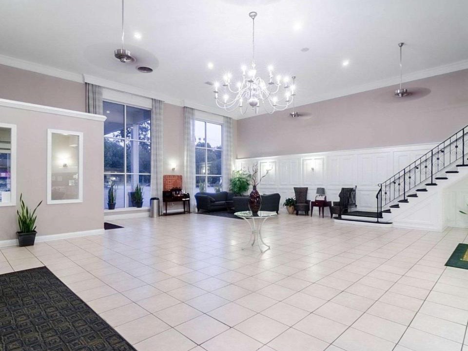Williamsburg Hotel | Rodeway Inn & Suites Williamsburg Central