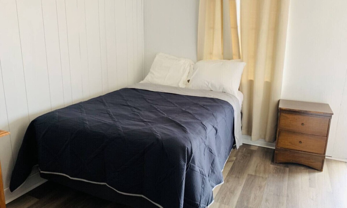 Harper Hotel | Room 10 - Standard Queen - Sleeps 2 - Harper Motel