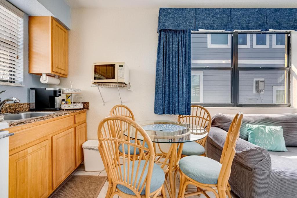 Redington Beach Apartment | Royal Orleans 212