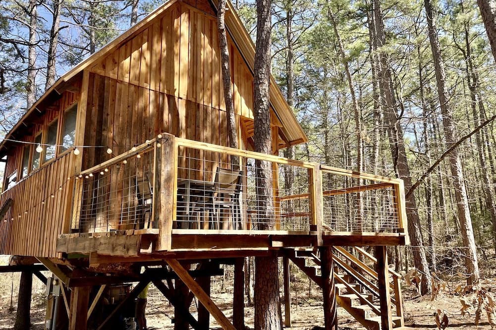 Boles Cabin | Rustic Tree House Nestled in the Heart of Ouachita National Forest, Arkansas