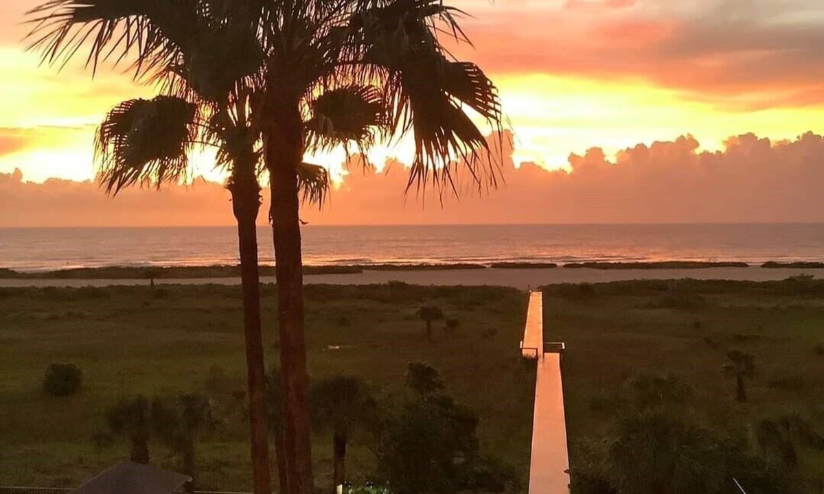 Sand Key Condo | See Beautiful Sunsets Over The Gulf From Your Private Balcony