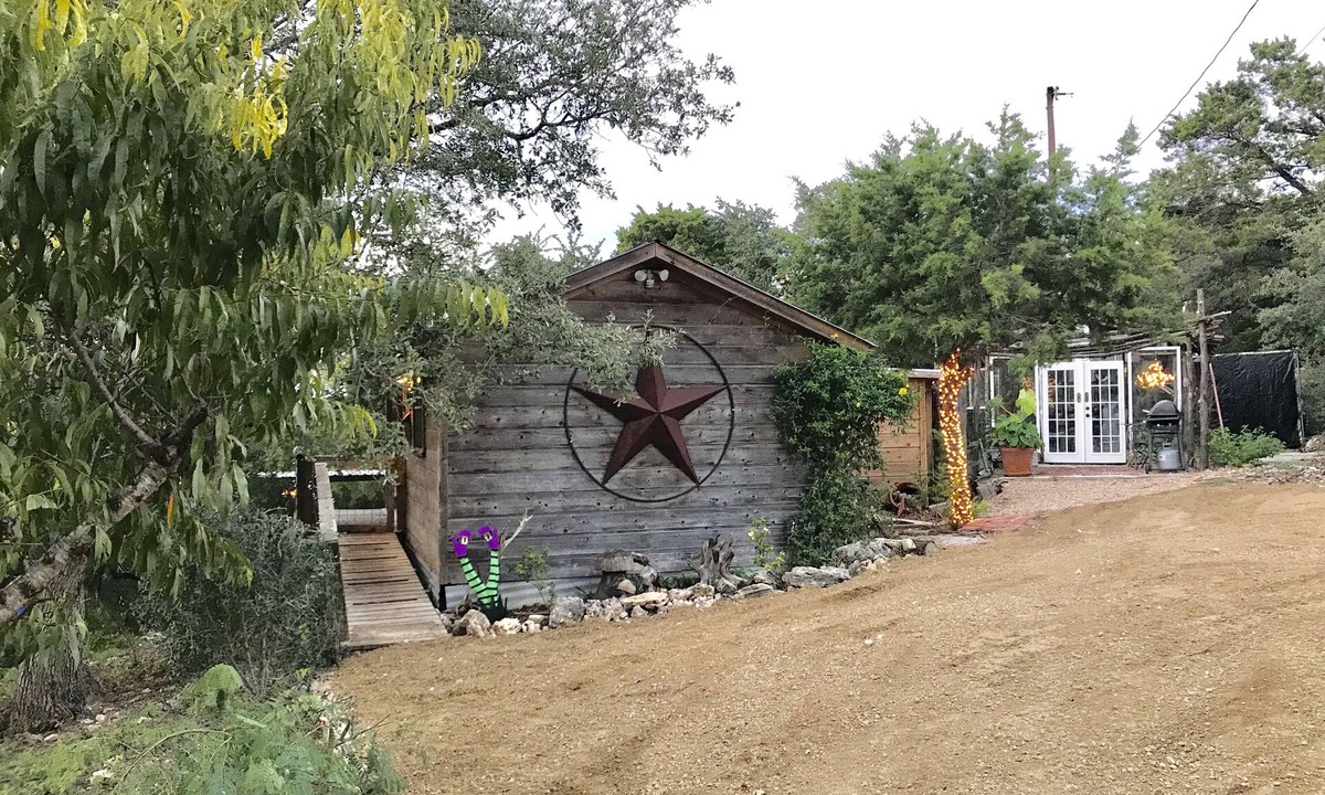 Canyon Lake Cottage | Serenity Hill B n B - Private Country Cottage on the Scenic Devils Backbone