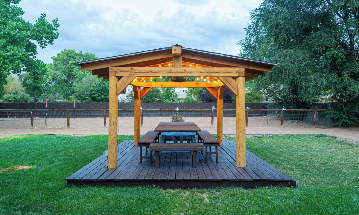 Alamedan Valley House | Southwestern Adobe Retreat 2.6 miles from Balloon Fiesta