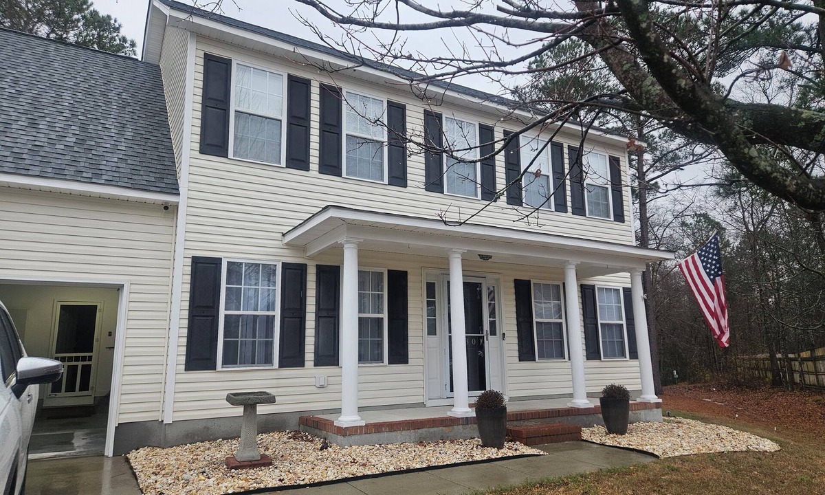 Wilmington House | Spacious 3 BR, 2.5 Bath on quiet cul-de-sac within minutes of Leland Town Center