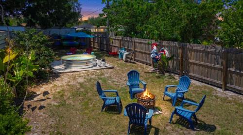 Clearwater House | Spacious 4 bedroom 3 bath Clearwater Vacation House Cowboy Pool Fire Pit Games Close to Clearwater Beach Biking Trail Farmers Markets Harbor Health Spa Baycare Ballpark and Ruth Eckerd Hall Golf Courses
