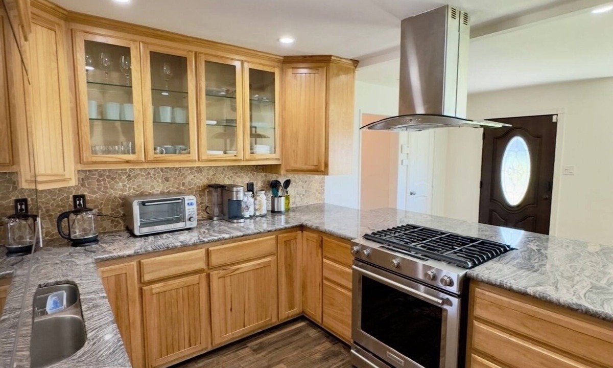 North Redondo House | SPACIOUS HOUSE NEAR THE BEACH!