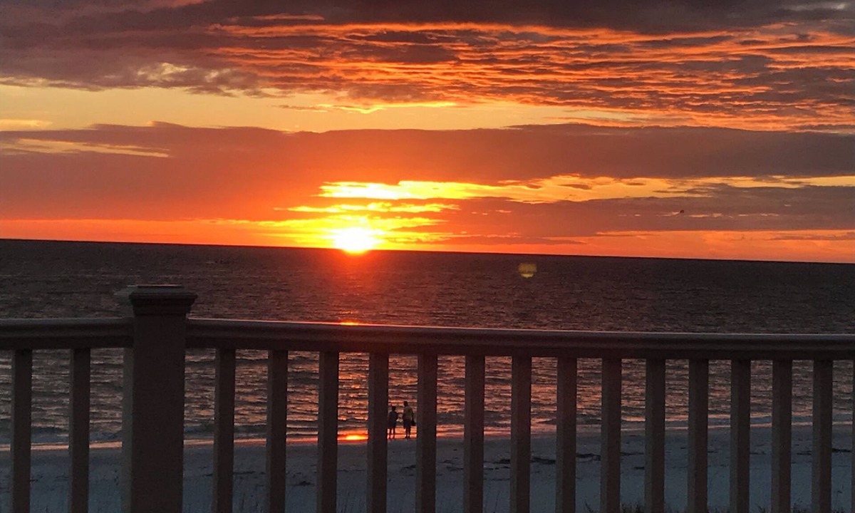 Treasure Island House | Spectacular Oceanfront condo on the Sands of Treasure Island