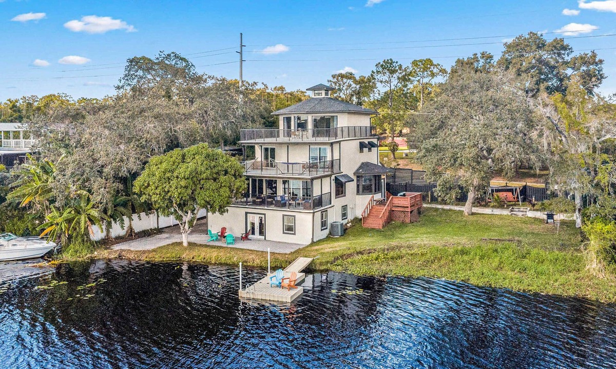 Temple Crest House | Sprawling river view estate with game room dock kayaks grill and fishing gear