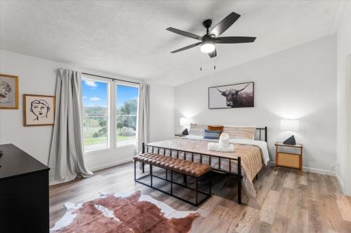 Canyon Lake House | Starlight Horizon Cabin K - Pet-Friendly Texas Hill Country Cabin Near Canyon Lake - Pool, Stargazing & Group Getaways - Sleeps 8