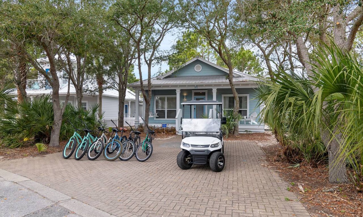 Village of Sugar Beach Cottage | *Steps to Beach* Fully Remodeled Single-Level Home - Golf Cart + Bikes