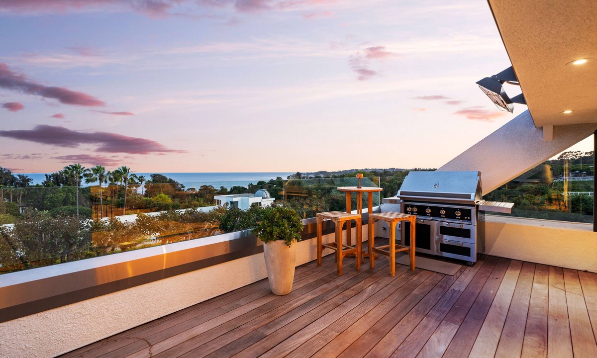 Central Malibu House | Stunning Ocean Views -Escape to Paradise at Casa De Lupe Malibu