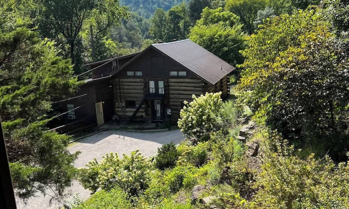 Wendover Apartment | The Barn at Wendover - 4 BR 2 BA