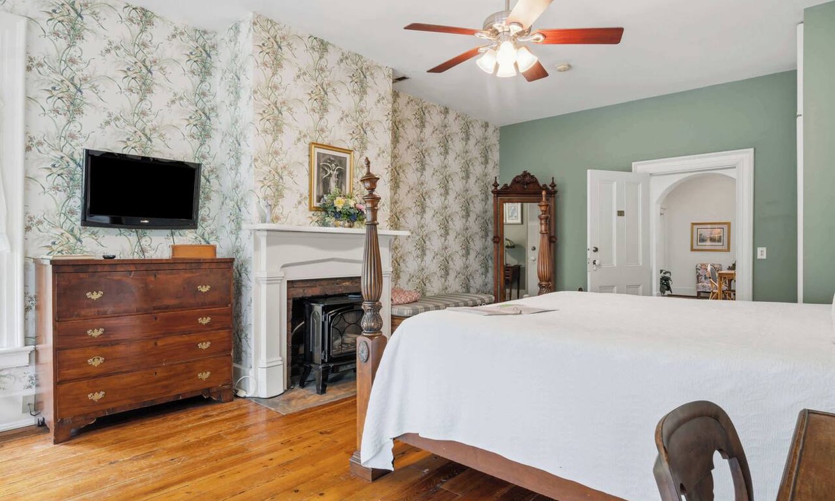 Dublin Bed & Breakfast | The Blakemore Suite Historic Rockwood Manor