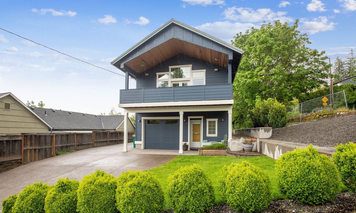 Troutdale House | The Harlow House Gateway to the Gorge