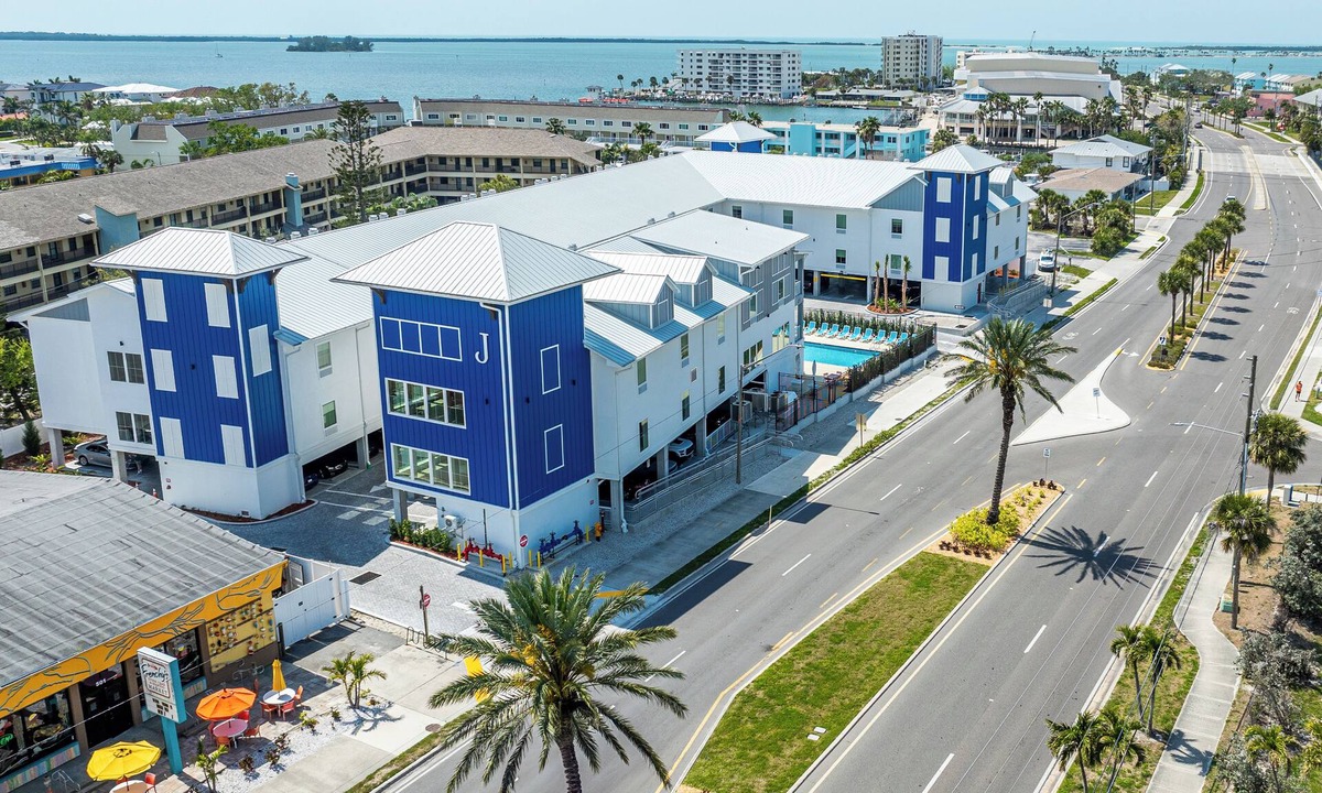 Dunedin Hotel | The J Hotel Dunedin near Honeymoon Island State Park, an Ascend Collection Hotel