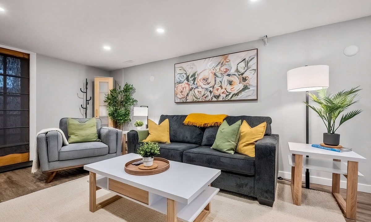 Northwest Calgary House | The Nest Private Suite w/Workspace Near UCalgary & Hospitals