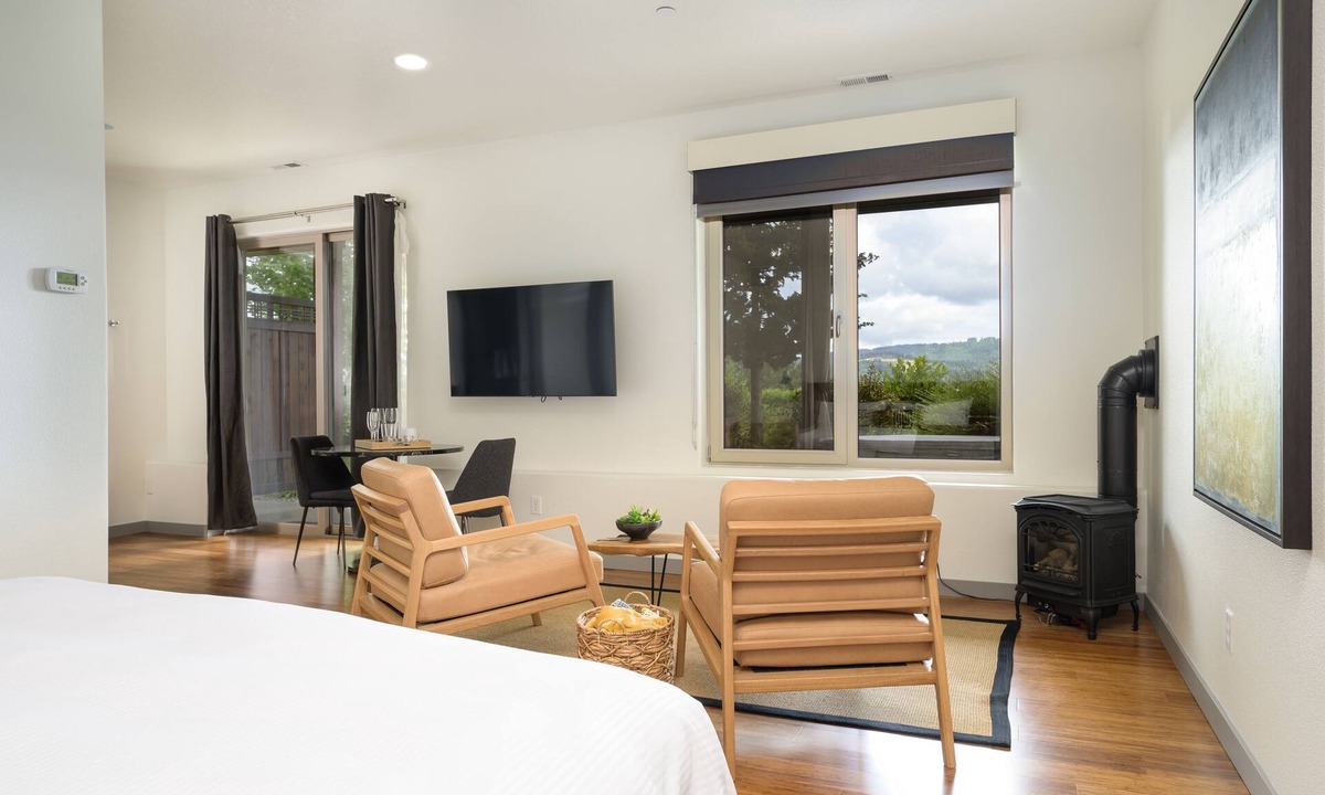 Newberg Bed & Breakfast | The Setting Inn Willamette Valley