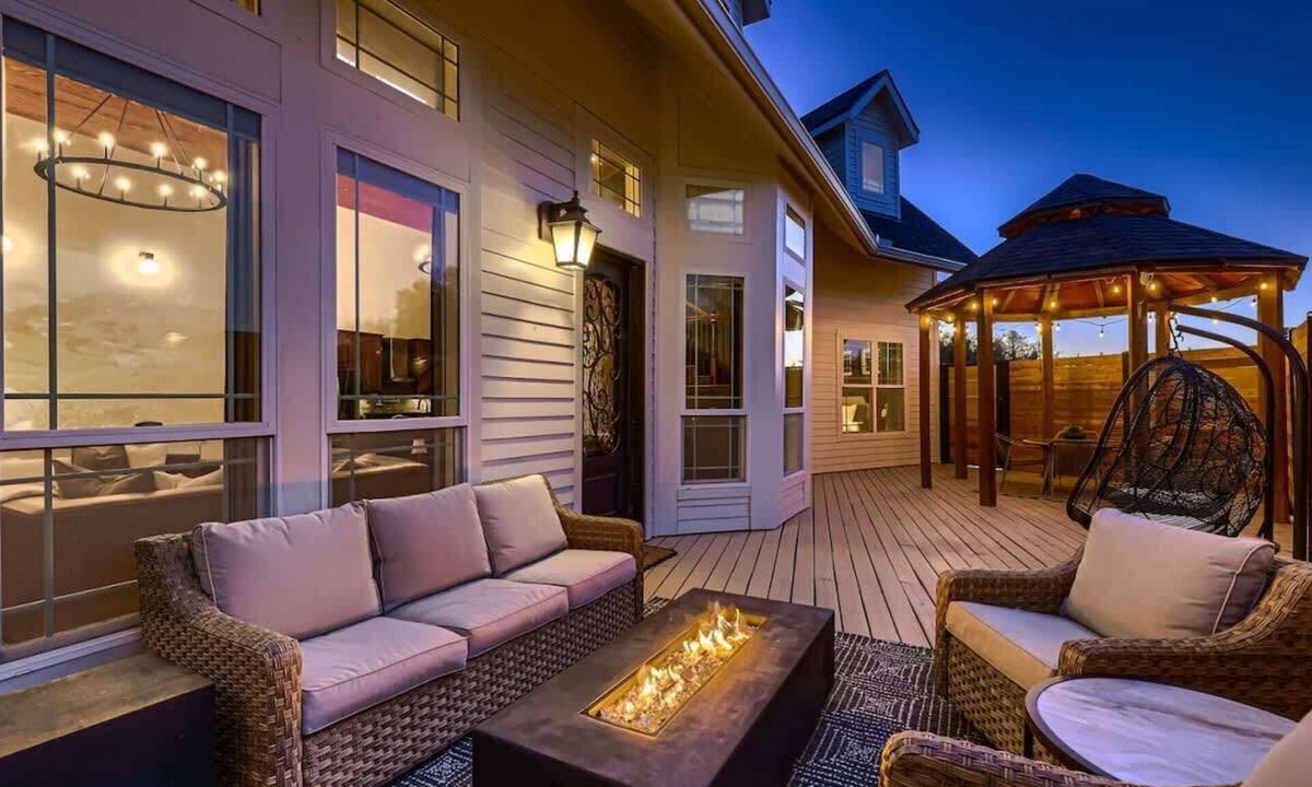 Georgetown House | The Terra Cottage-Guest house with a pool in GTX!