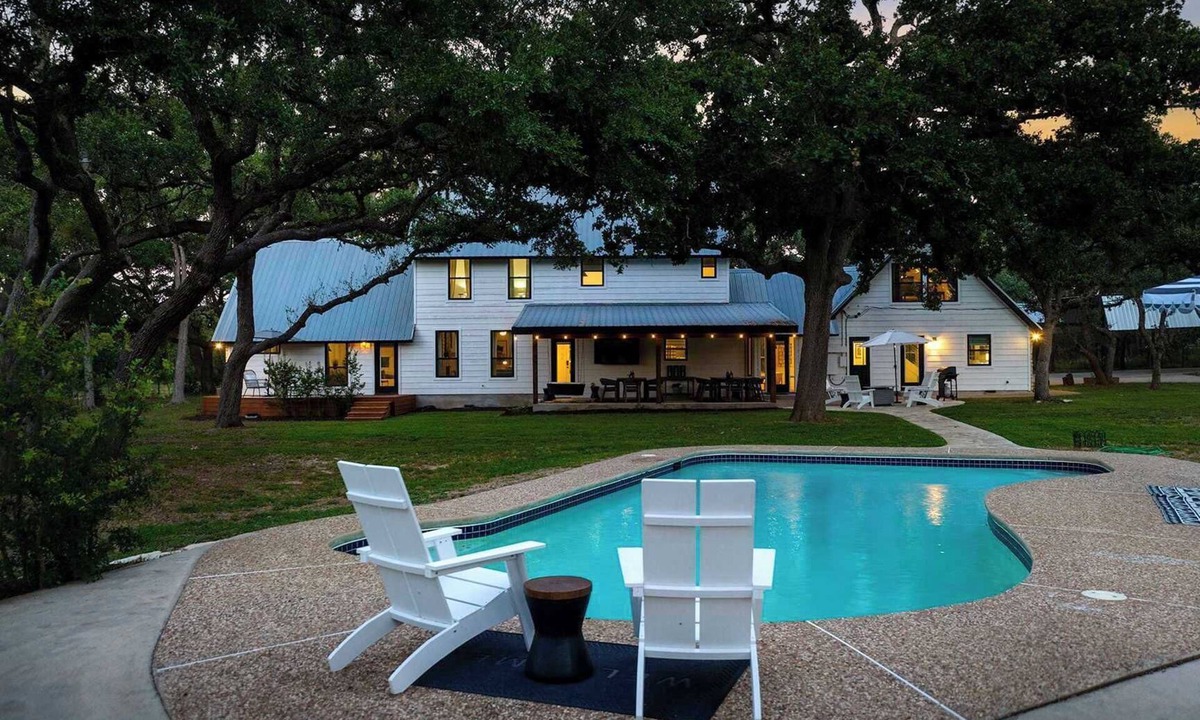 Driftwood House | Three Dog Ranch - Pool, Game Room & Sleeps 18