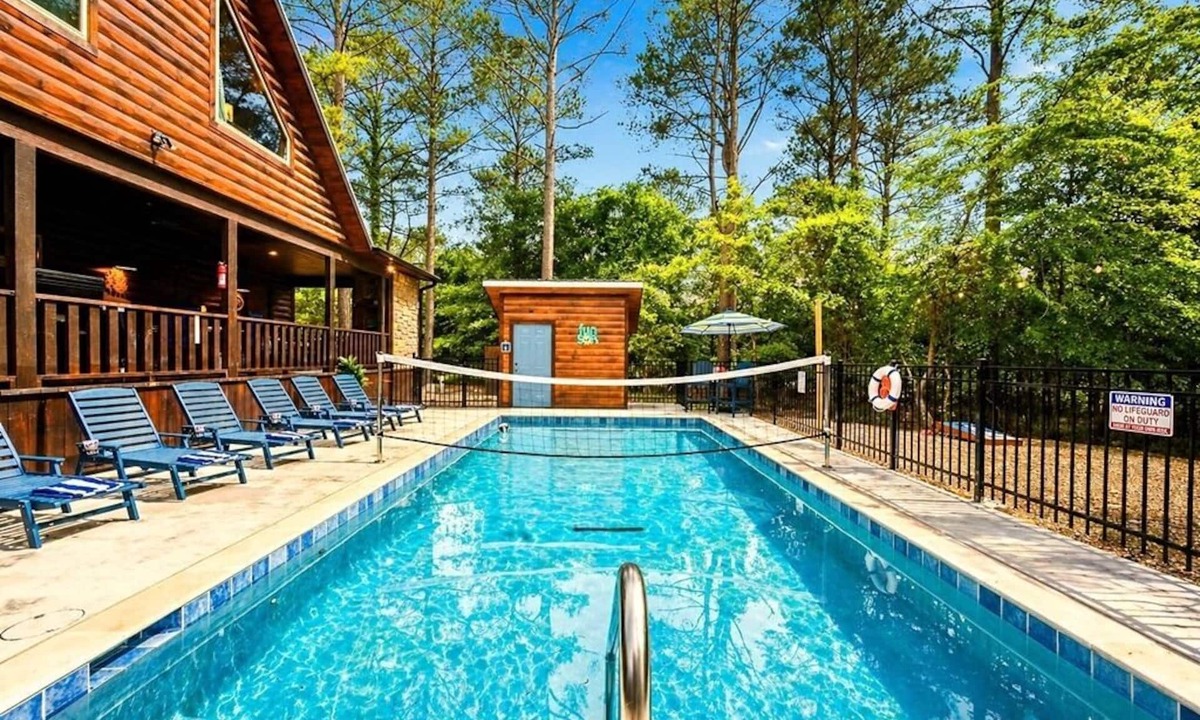 Hochatown Cabin | Timber Hills Lodge - Sleep 21 Seasonal Swimming Pool Play Set Pool Table