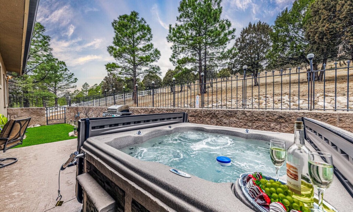 Ruidoso Cabin | Toasted Marshmallows | Luxury Cabin in Ruidoso w/Hot Tub & Game Room