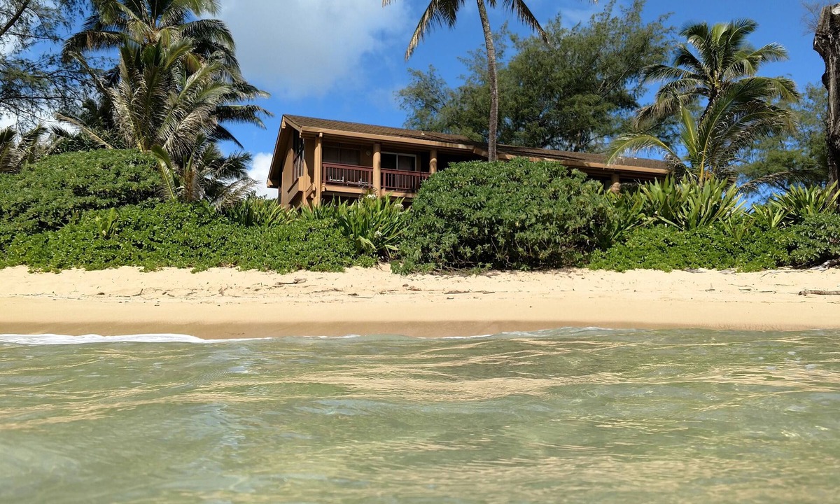 Wainiha House | True beachfront 5-bedroom house in Haena perfect for family getaways.