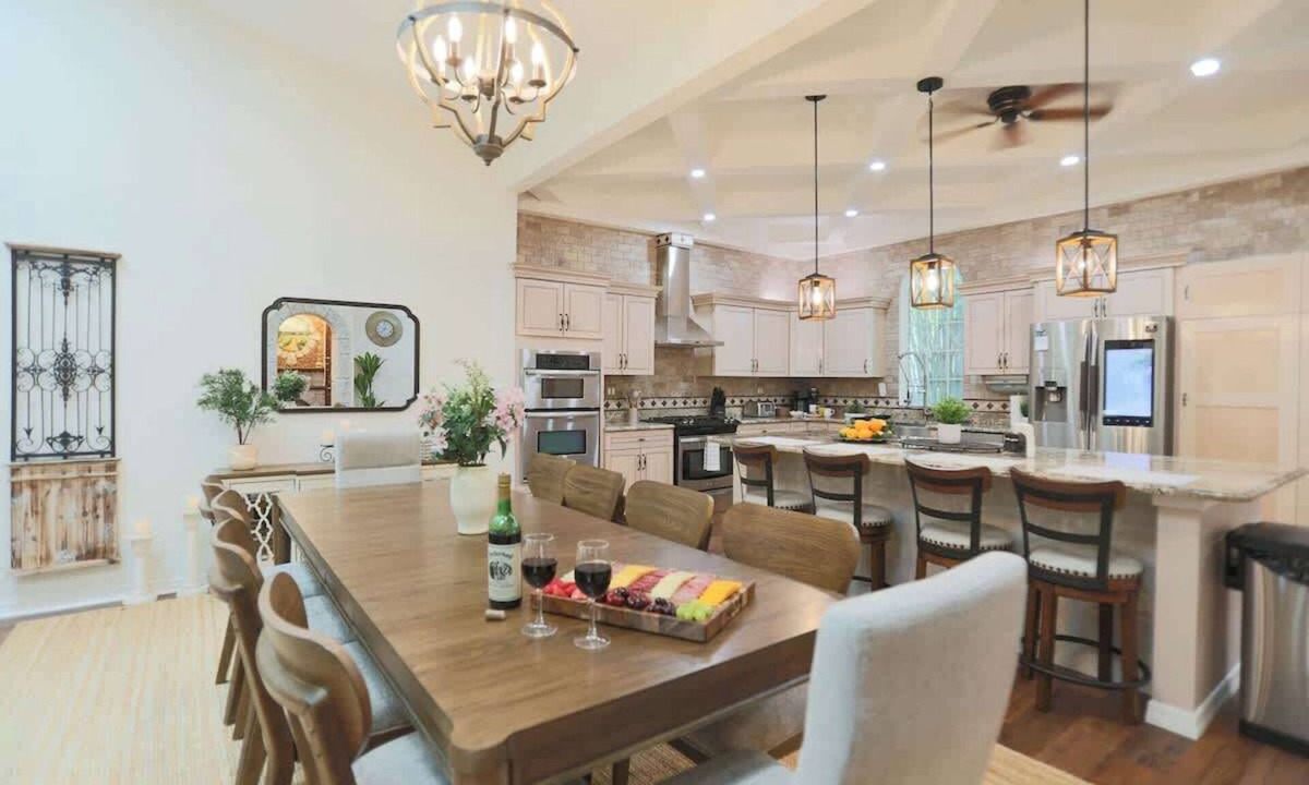 Dunedin House | Tuscan Breeze Pool, Beach, Games, Dog Park, Movies