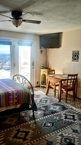 Northwest Heights Apartment | Twilight views guest suite